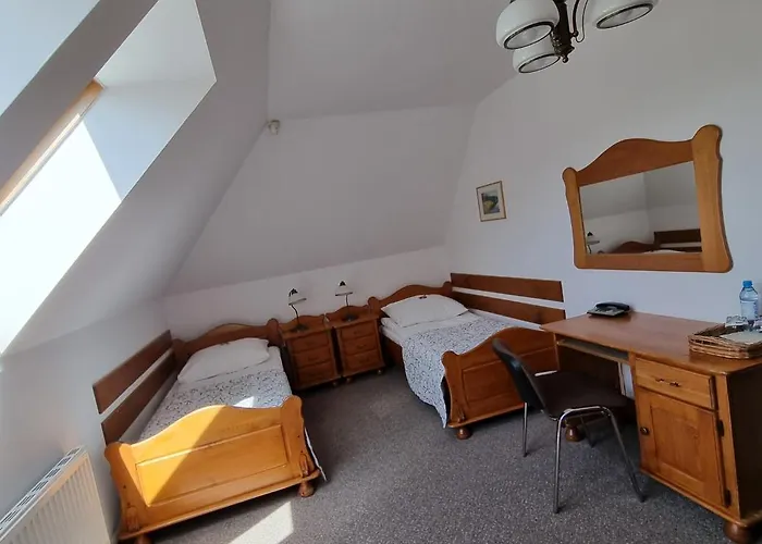 호텔 Karkonosze 3*