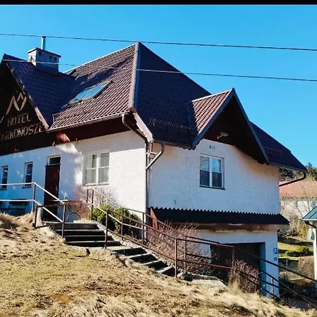 Отель Karkonosze Карпач